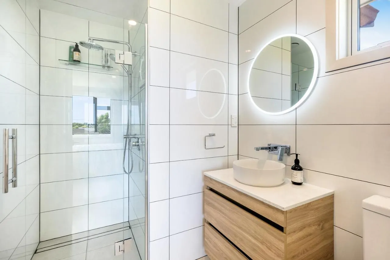 Matenga Townhouse - Waikanae Holiday Home